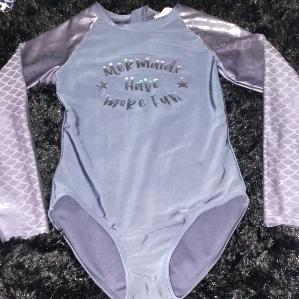 Girl's Rash Guard Swimsuit Mermaid scale sleeves Size 7/8